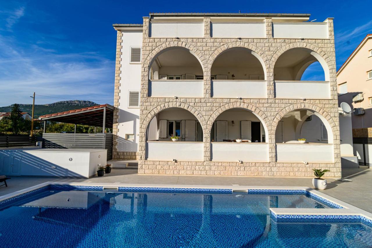 Villa Relax - Beautiful Apartment With Heated Saltwater Pool & Jacuzzi Kaštela Exterior foto